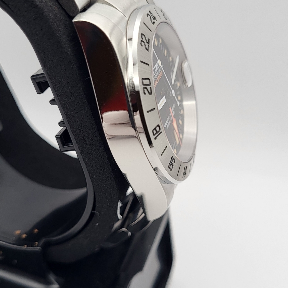 New Custom 39.5mm SeikoMod Automatic GMT Watch Vintage 1655 Style Exp. II - Picture 5 of 7